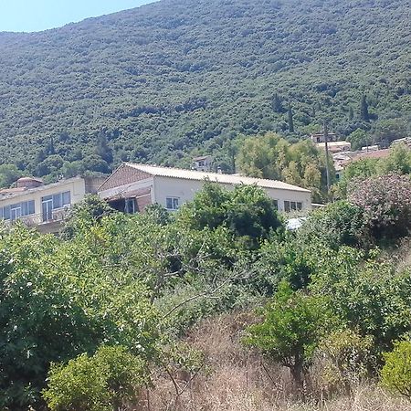 Village House Agios Matthaios  Exterior photo